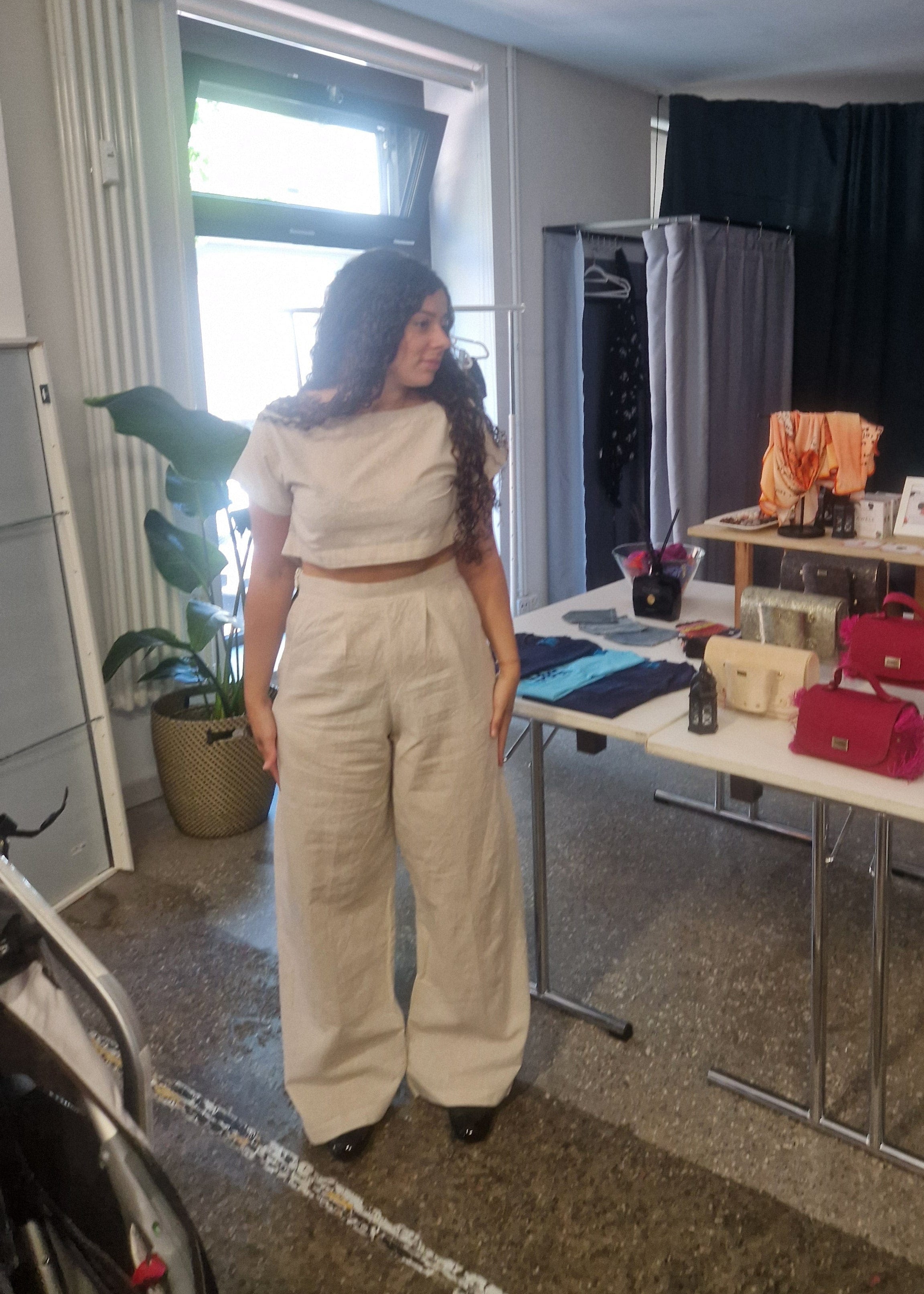 Awele Tops Sisi Remi Linen Blend Crop Top