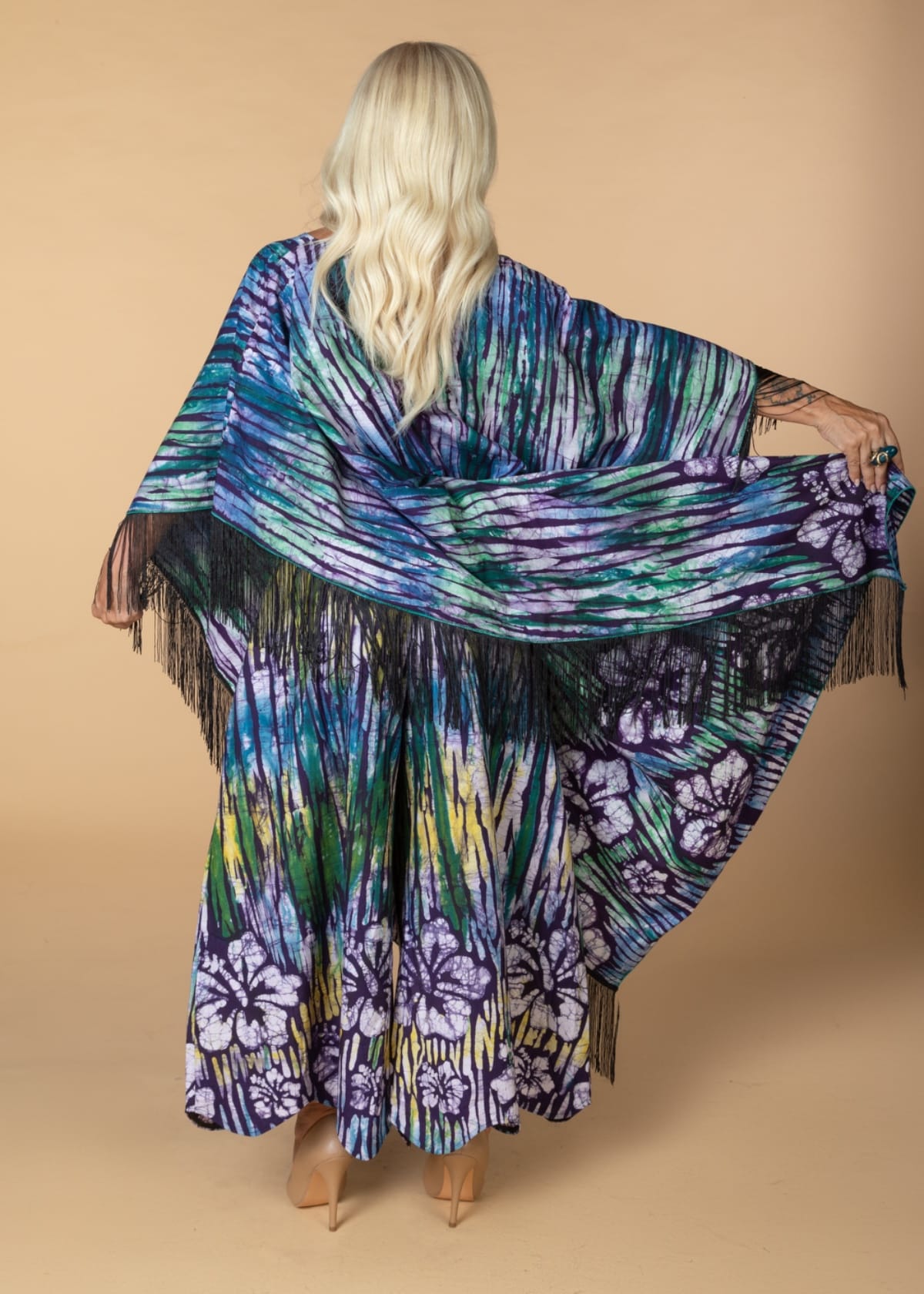 Nyny Ryke Bubus & Kaftans Daria, V-Neck Turquoise Fringed Batik Kaftan Dress