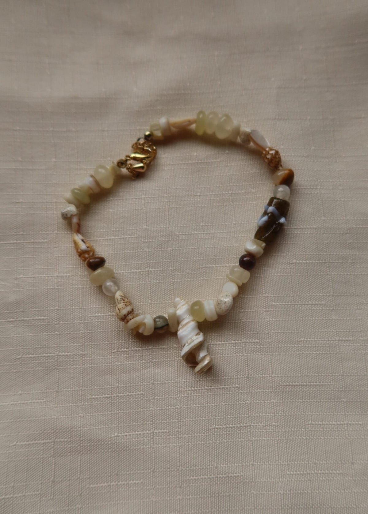 RENIKEJI Bracelets & Bangles Beige Tarkwa Beaded Shell Anklet