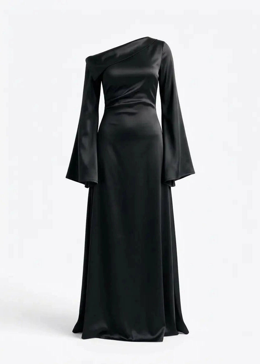 Ruks á la mode Dress Black / 6 / Petite Ummie Maxi Dress