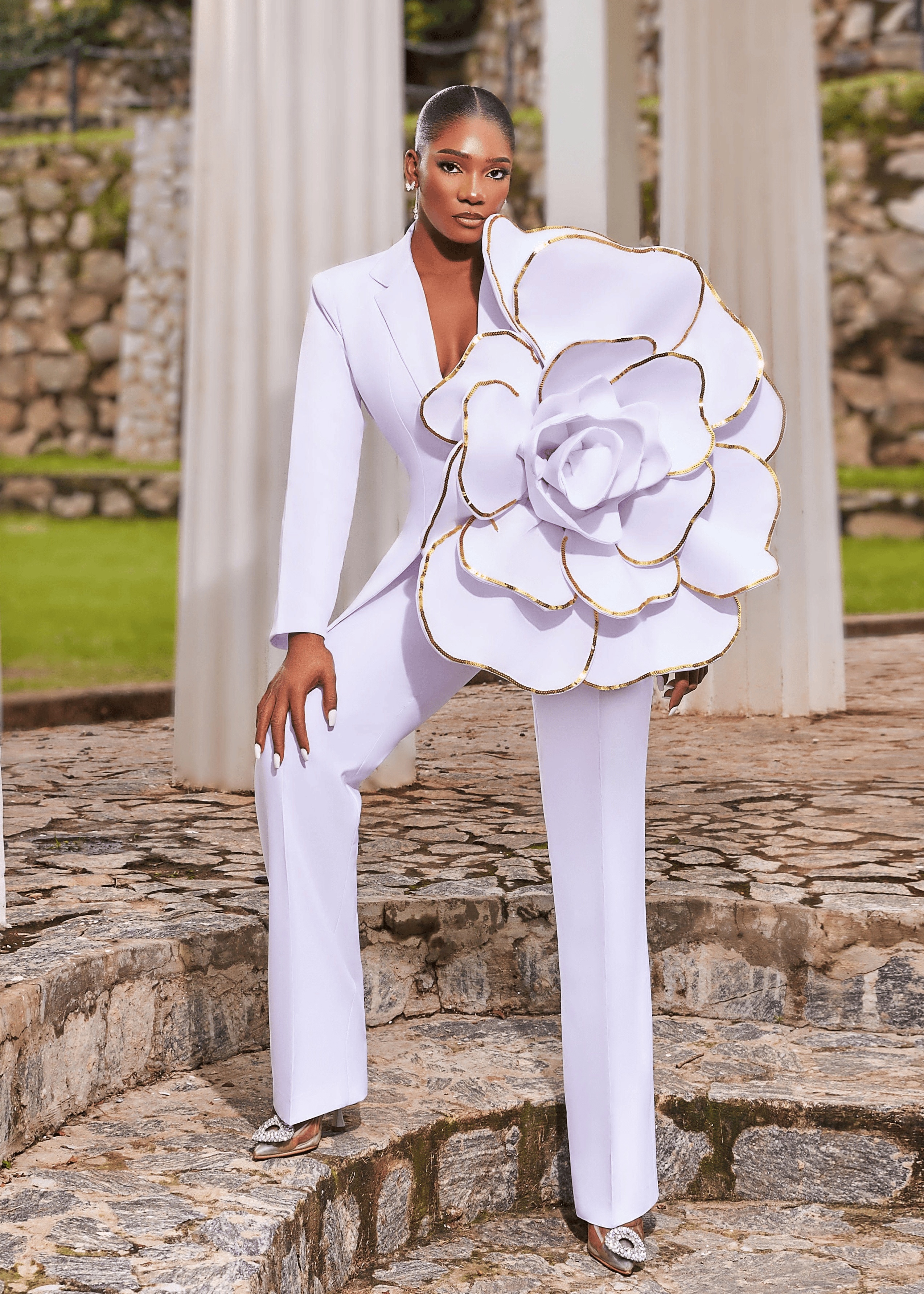 O'MAAN Suits The White Petal Suit