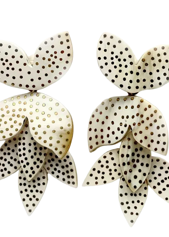 Obumu Earrings Horn Flower Earrings with Metal Inlay