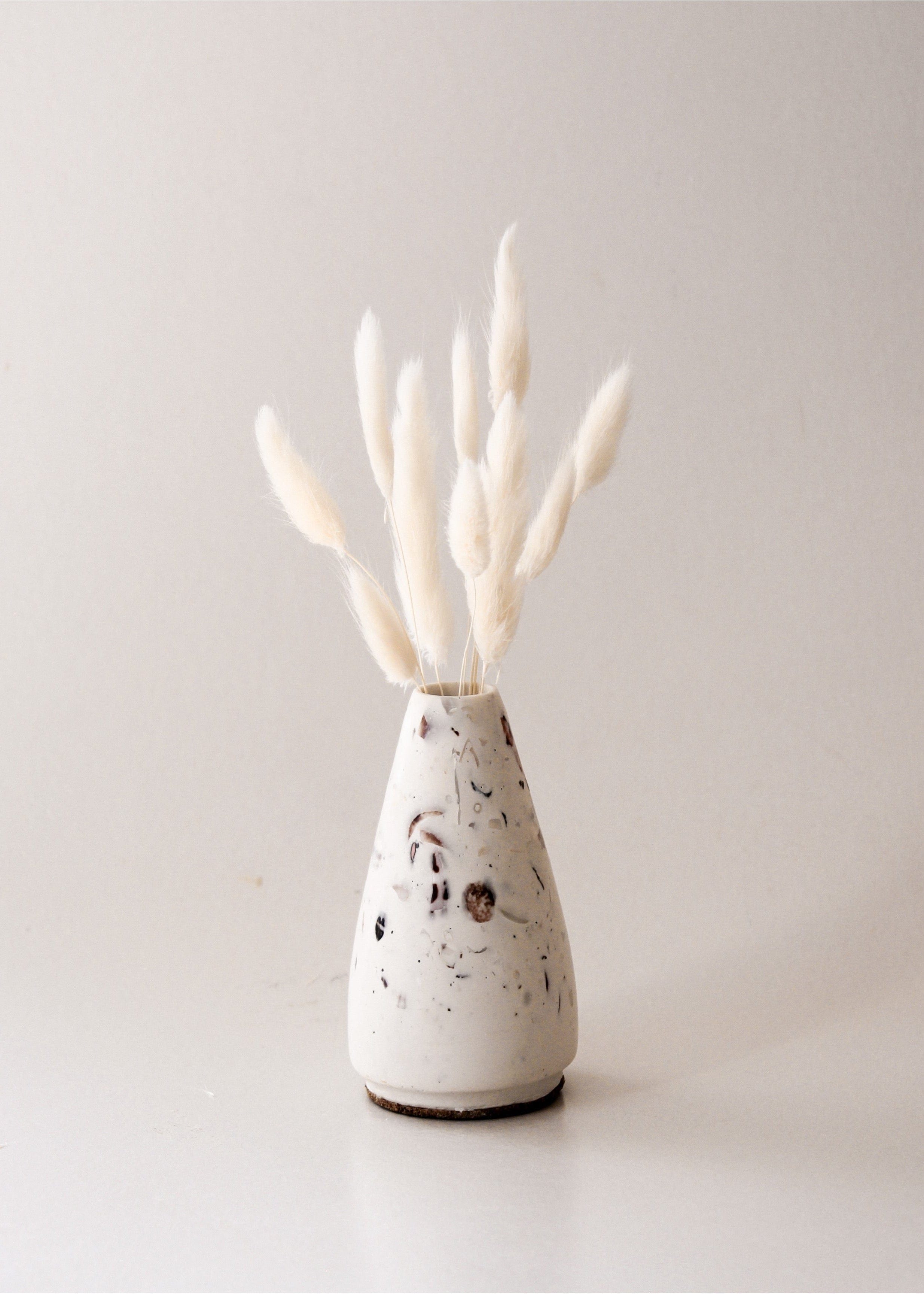 Zoa Collective Home Accessories White Shella Bud Vase Mini
